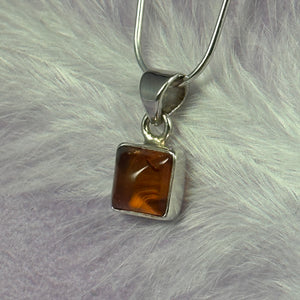 Small 925 Silver Baltic Amber pendant 1.3g SN53028