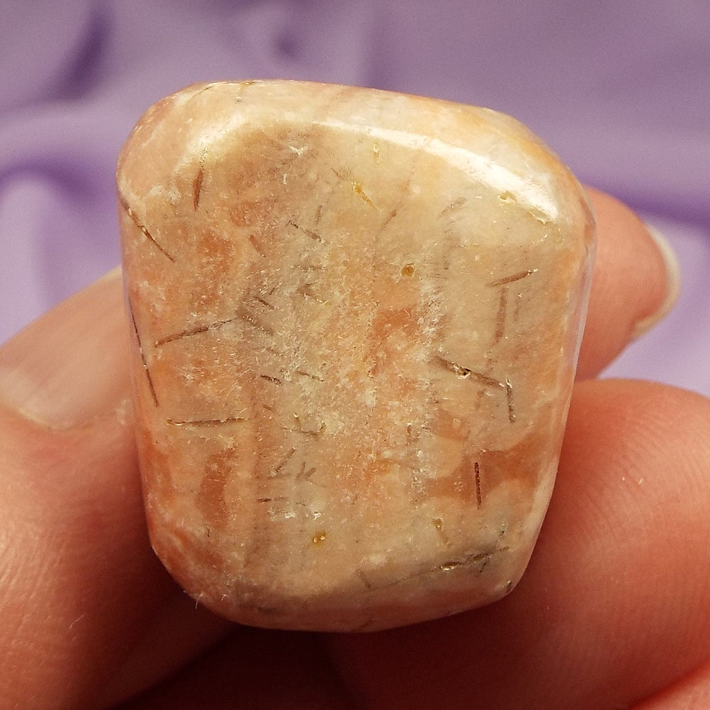 Peachy orange Barite tumble stone 28g SN47692