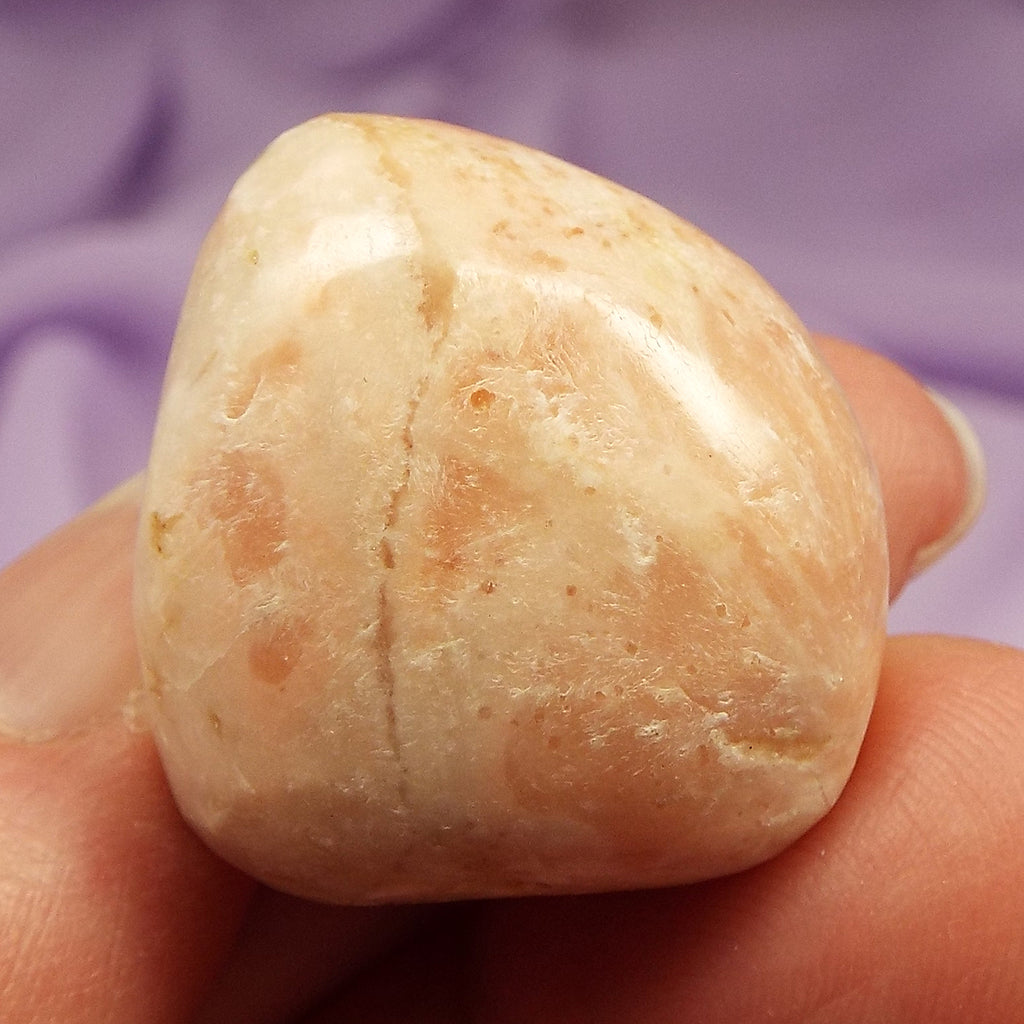 Peachy orange Barite tumble stone 24g SN47695