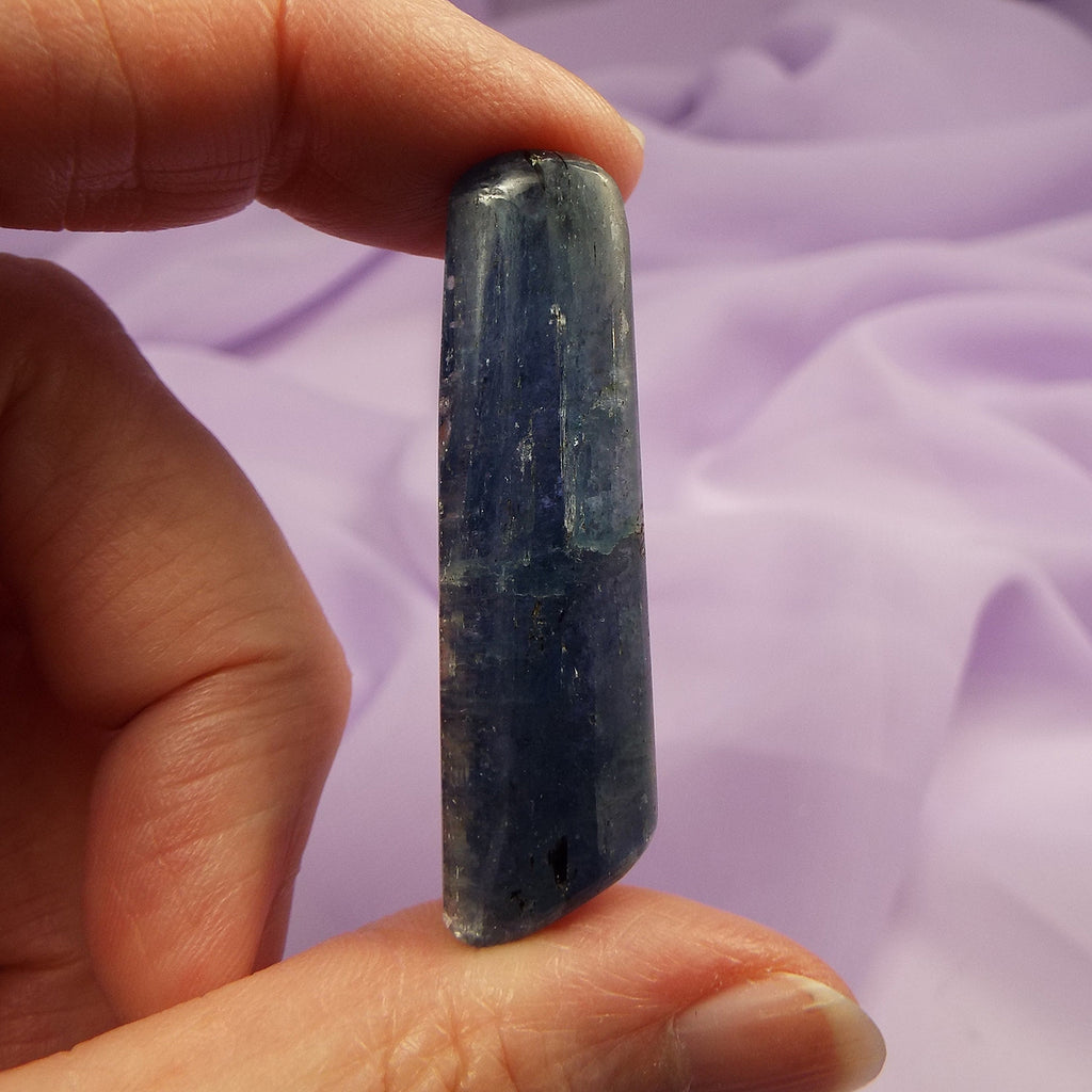 Blue Kyanite tumble stone 13.0g SN48748