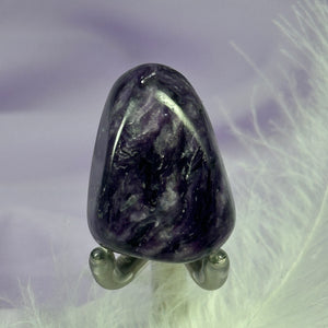 Beautiful AAA grade Charoite crystal tumble stone 20g SN53428