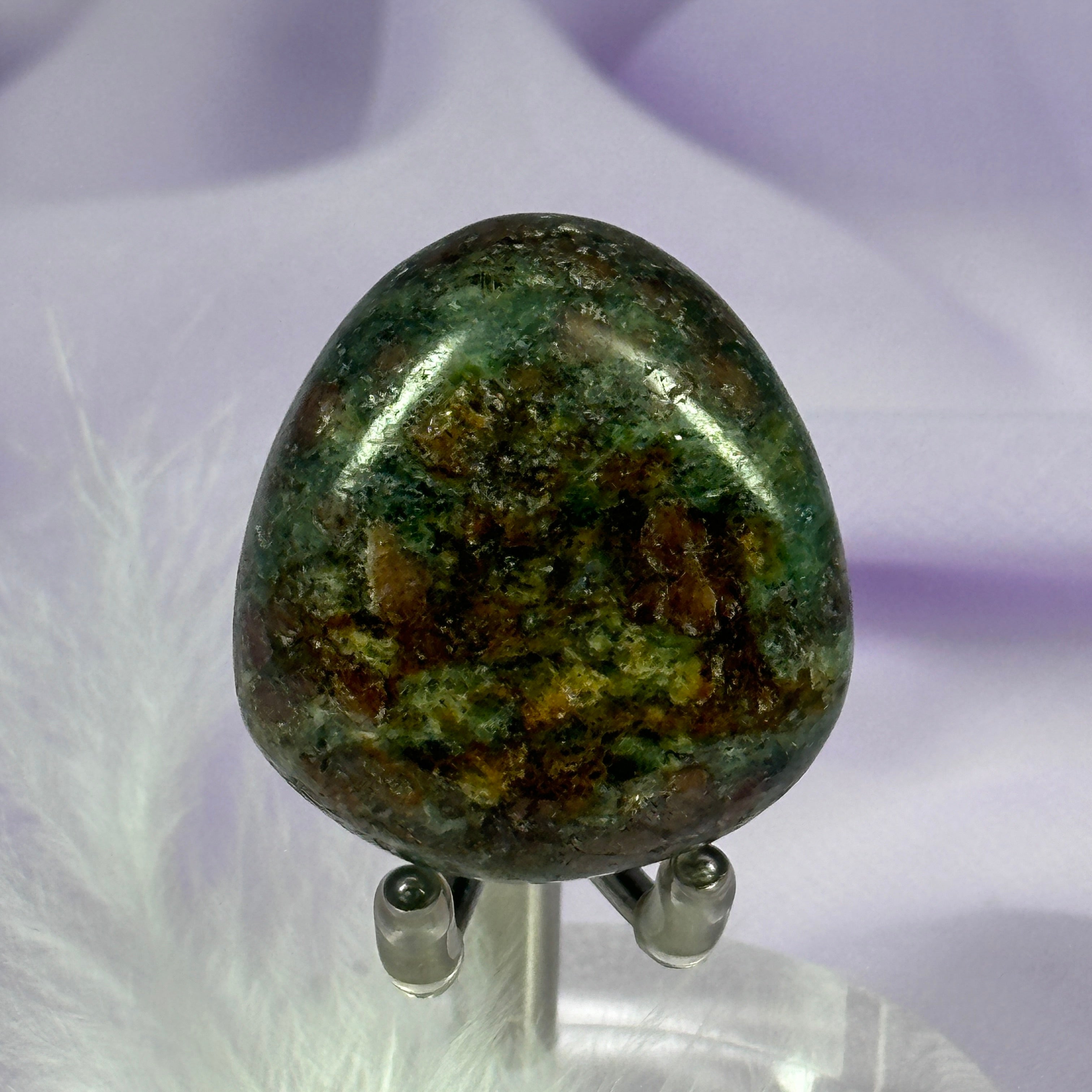 Rare jumbo size Eclogite crystal tumble stone 44g SN56034