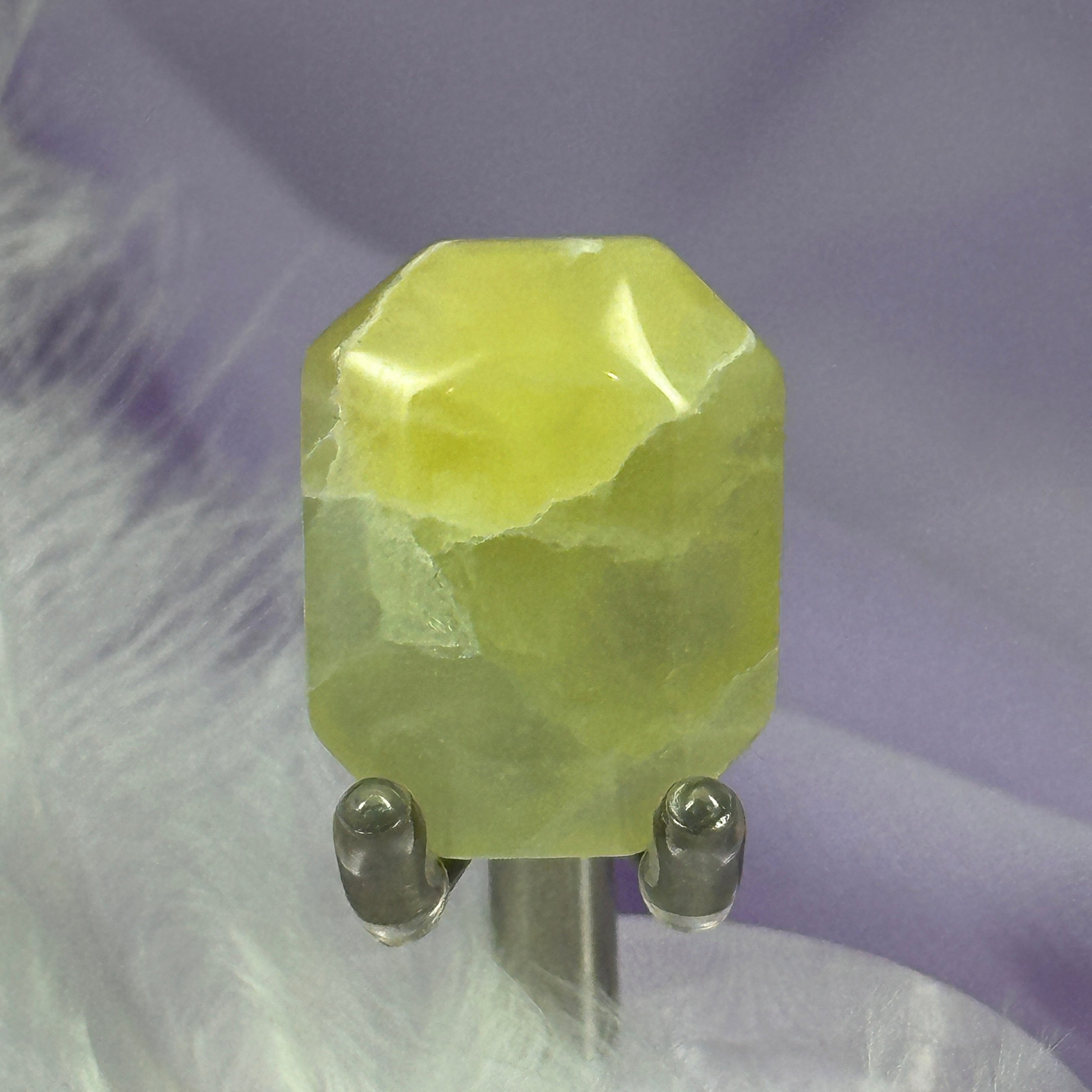 Gemmy Prehnite crystal flat stone 10.9g SN49748