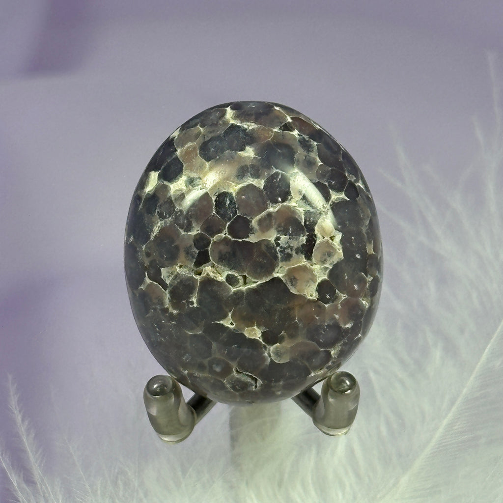 Large Grape Agate tumble stone, Chalcedony 26g SN54413