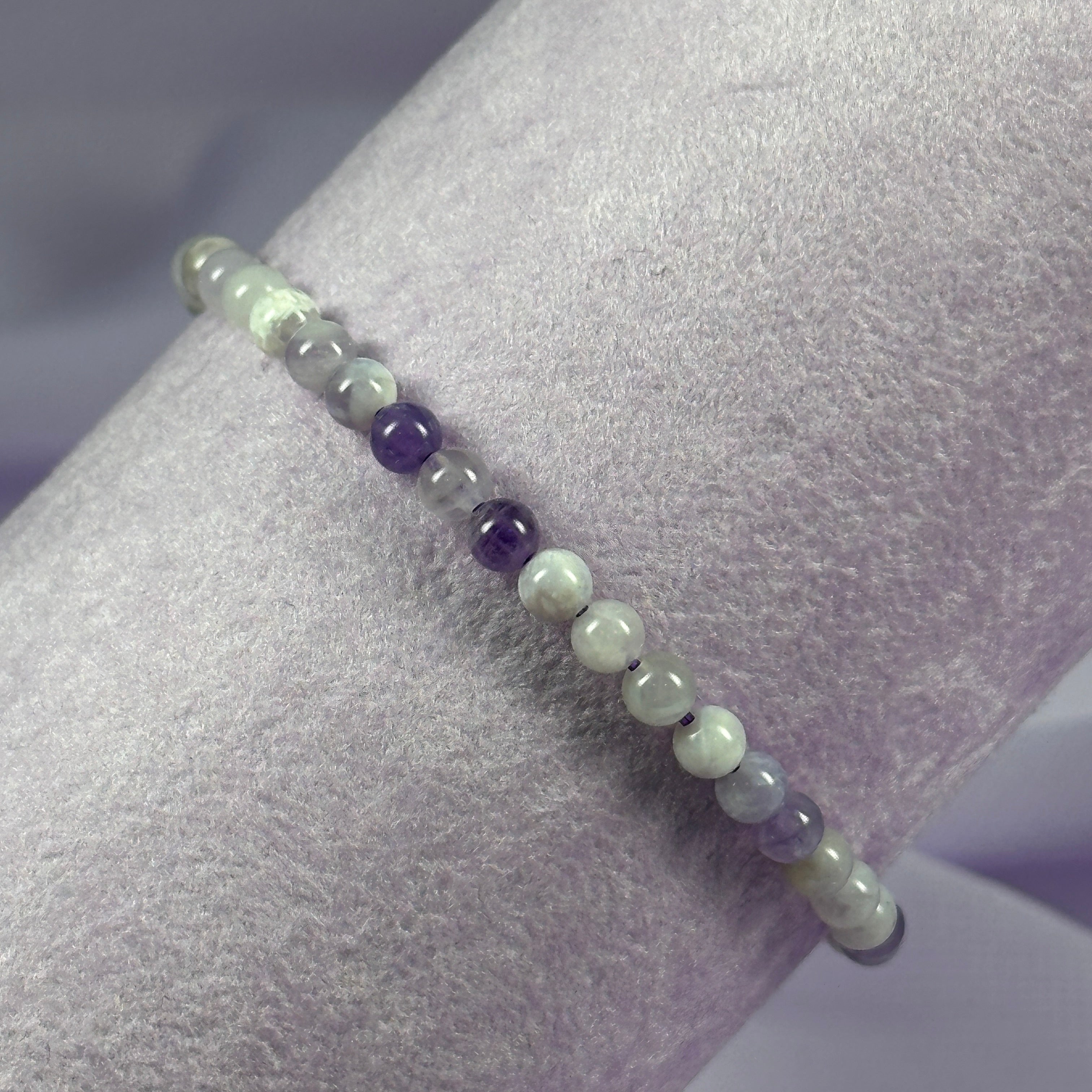 Lavender Jade bead bracelet 4.5g SN54760