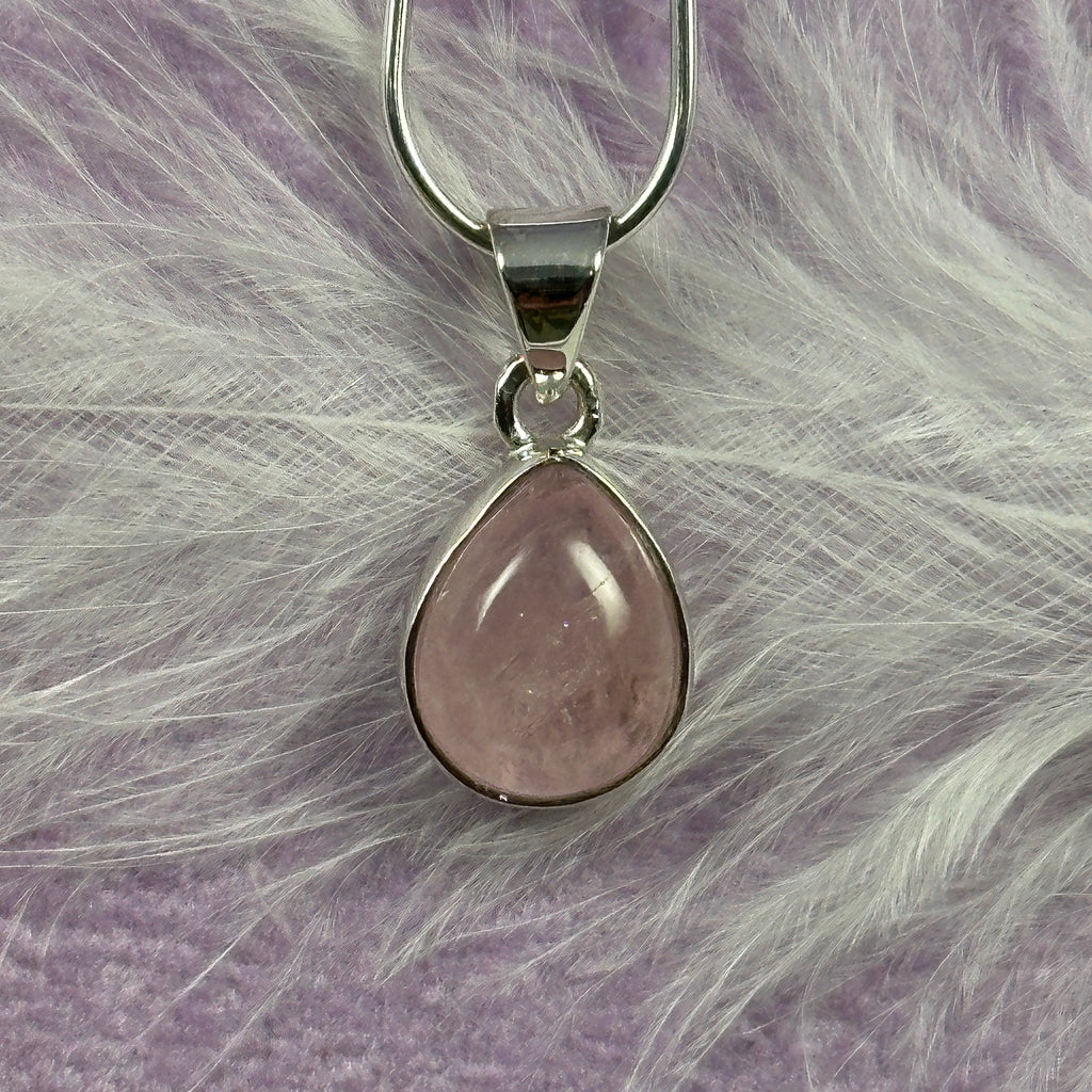 Small 925 Silver Morganite crystal pendant, Pink Beryl 2.1g SN55987