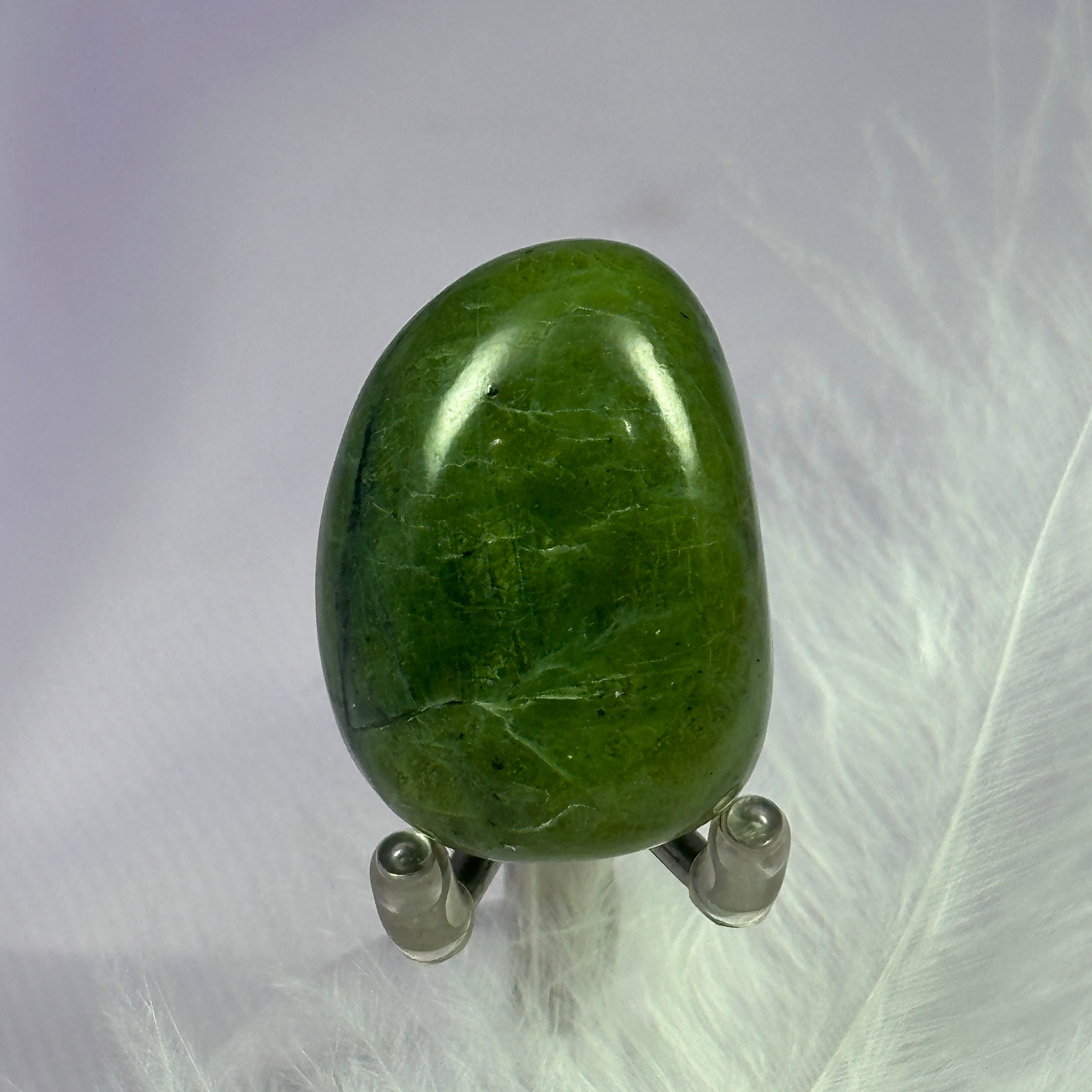 Dark green Nephrite Jade crystal tumble stone 20g SN56161