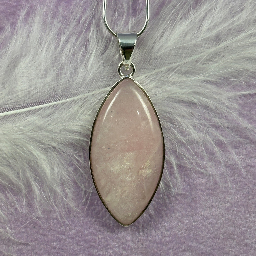 925 Silver Pink Petalite crystal pendant 6.6g SN55996