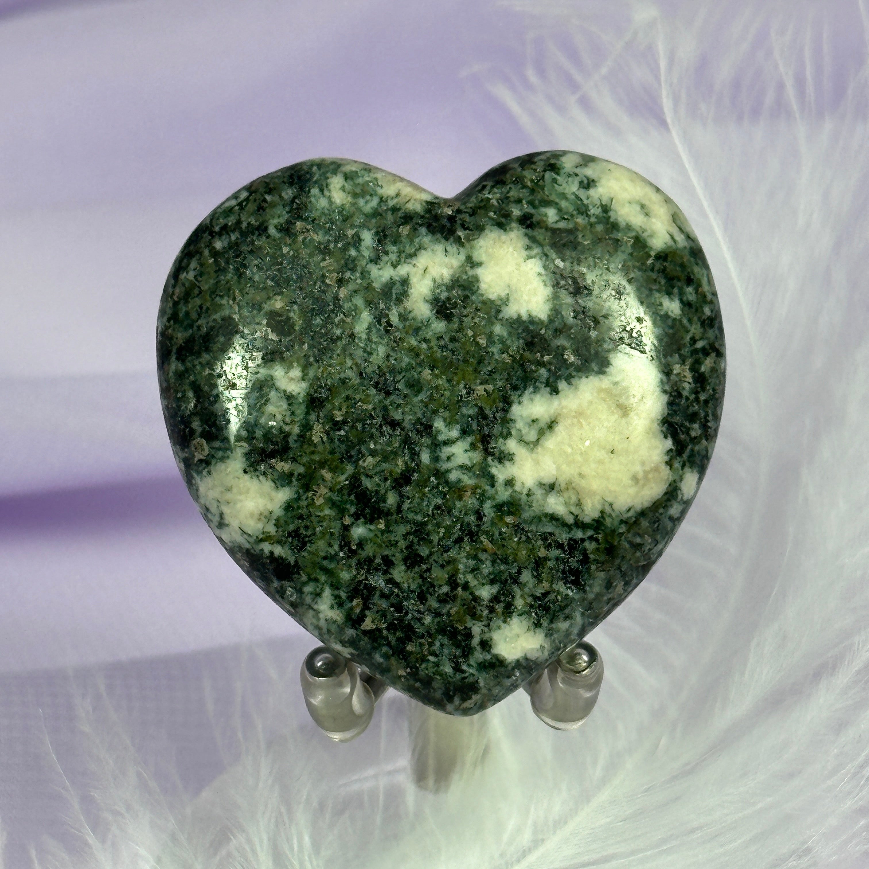 Preseli Bluestone crystal heart, Stonehenge 38g SN55887