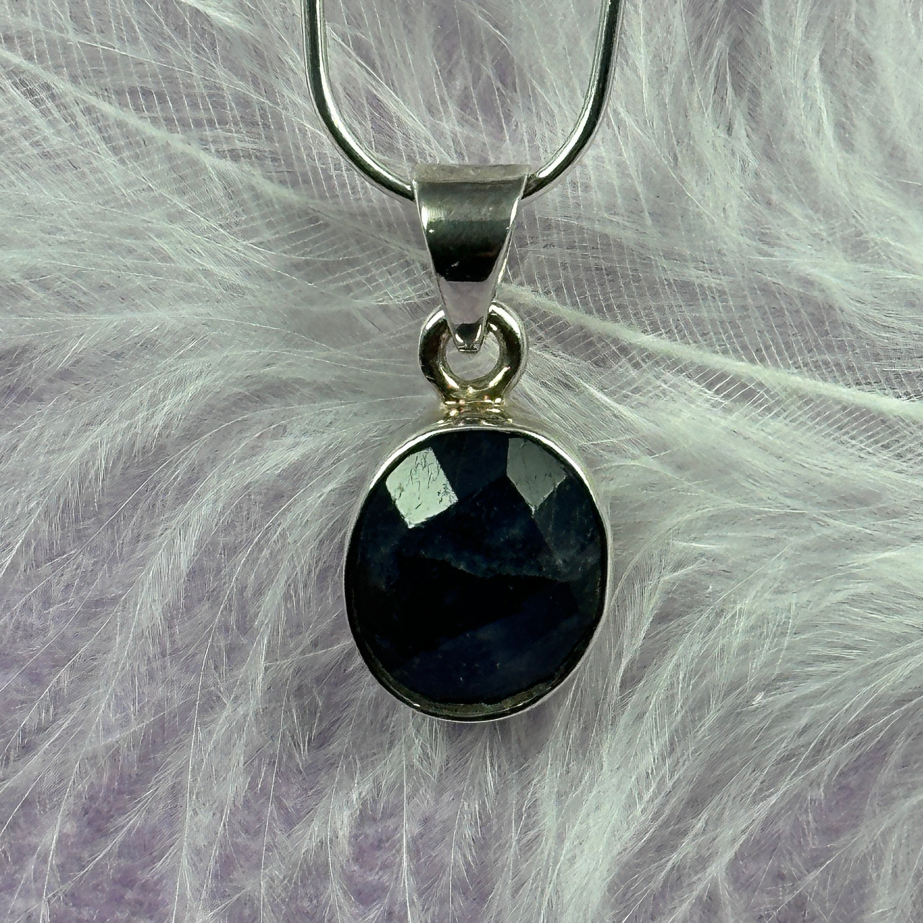 925 Silver faceted Sapphire crystal pendant 2.4g SN56121