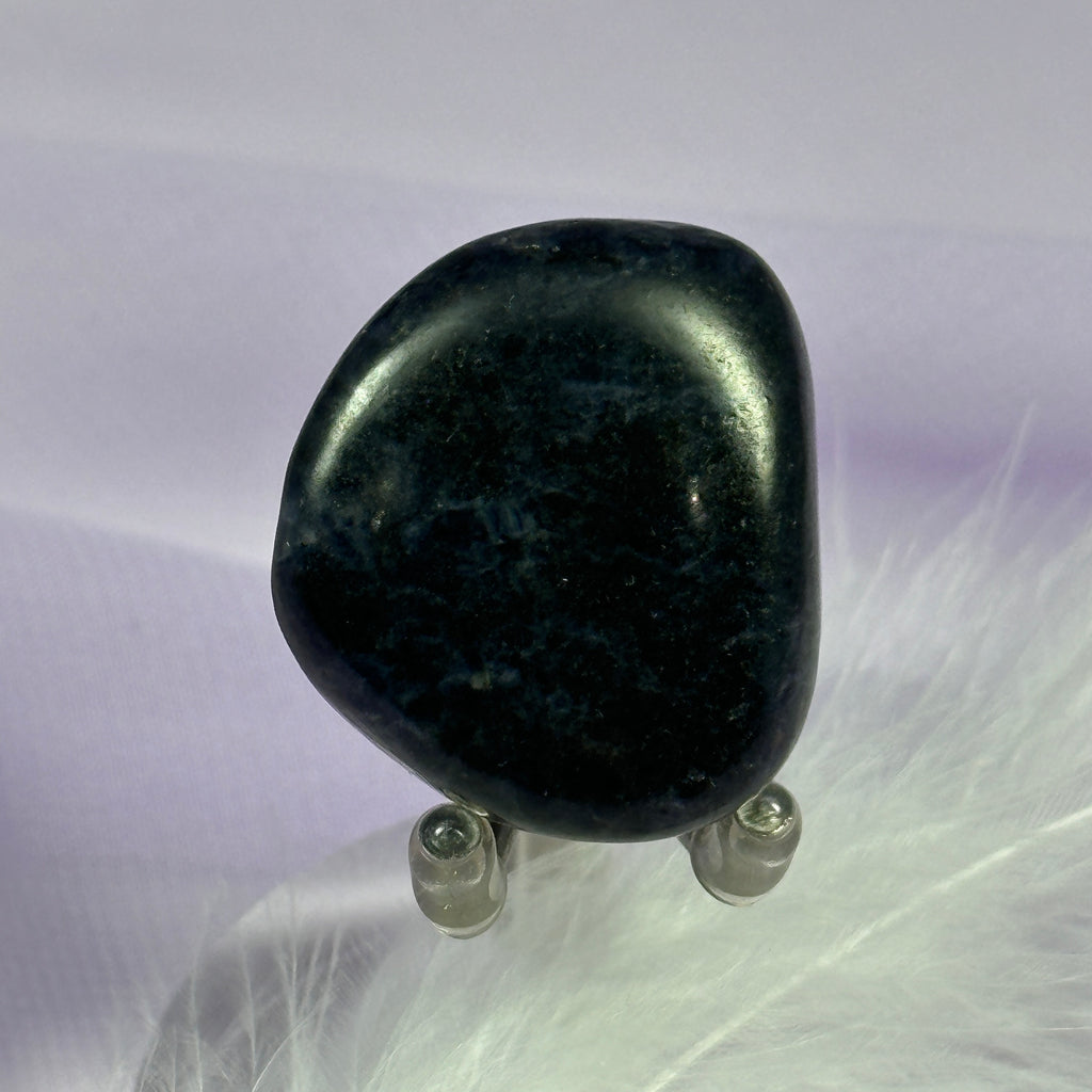 Beautiful dark blue Sapphire tumble stone 23g SN55923