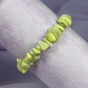 Scottish Green Stone crystal chip bracelet 22g SN53395