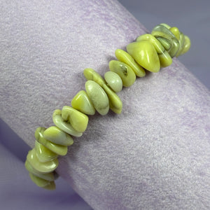 Scottish Green Stone crystal chip bracelet 22g SN53396