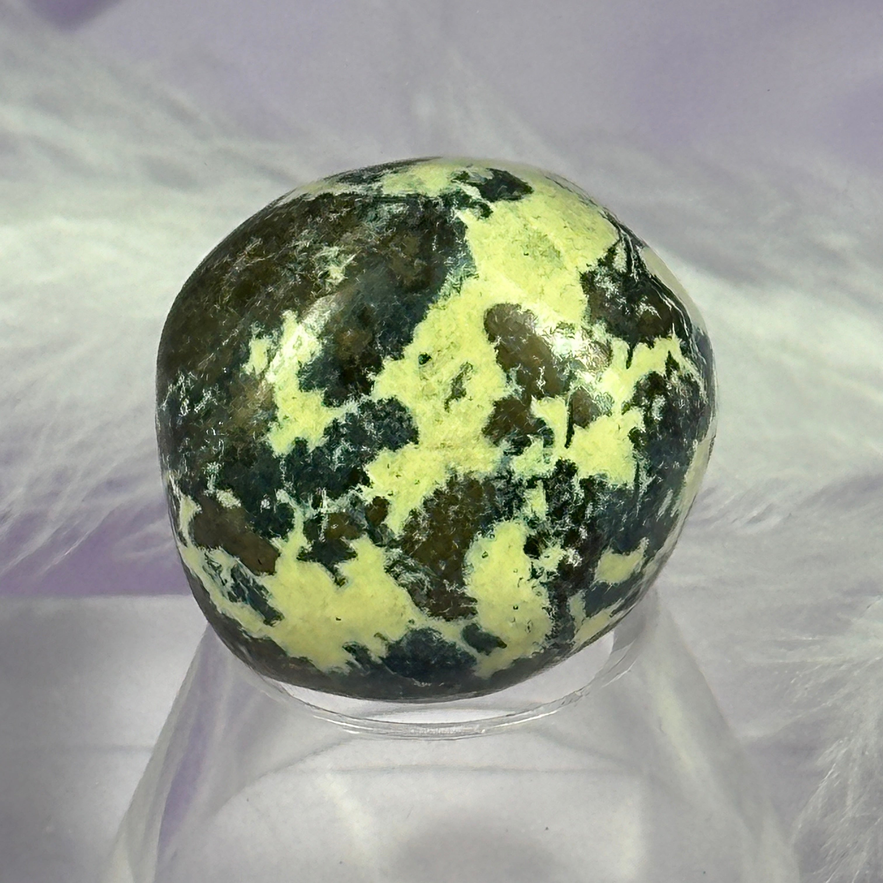 Serpentine with Pyrite tumble stone 25g SN47398