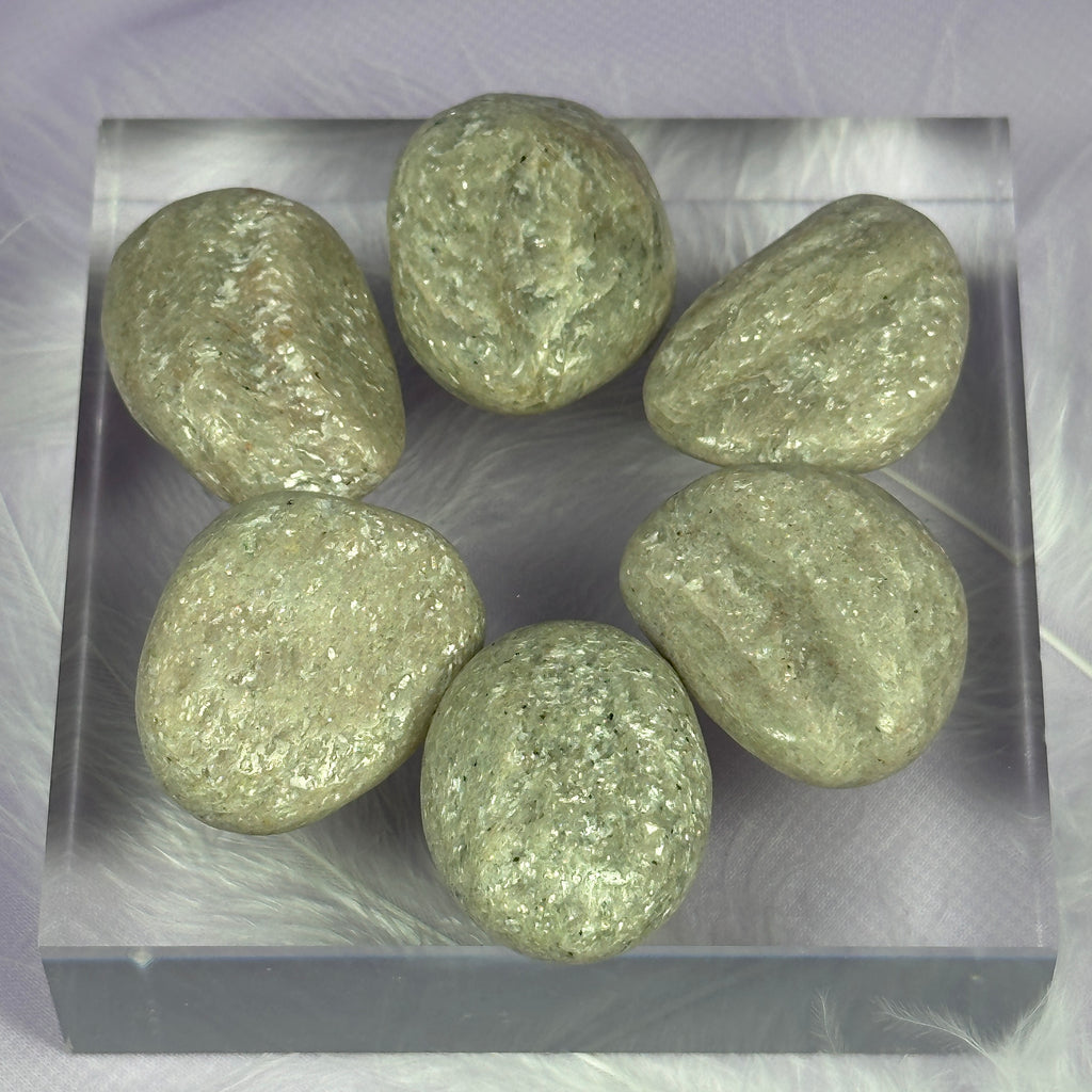 One Sparkly Silver Aventurine tumble stone 9.5g-13.5g SN53519