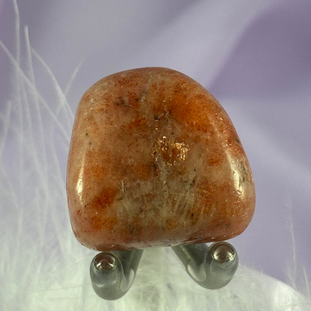 Sunstone crystal tumble stone, great flashes 12.4g SN44048