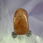 Sunstone crystal tumble stone, great flashes 12.4g SN44048