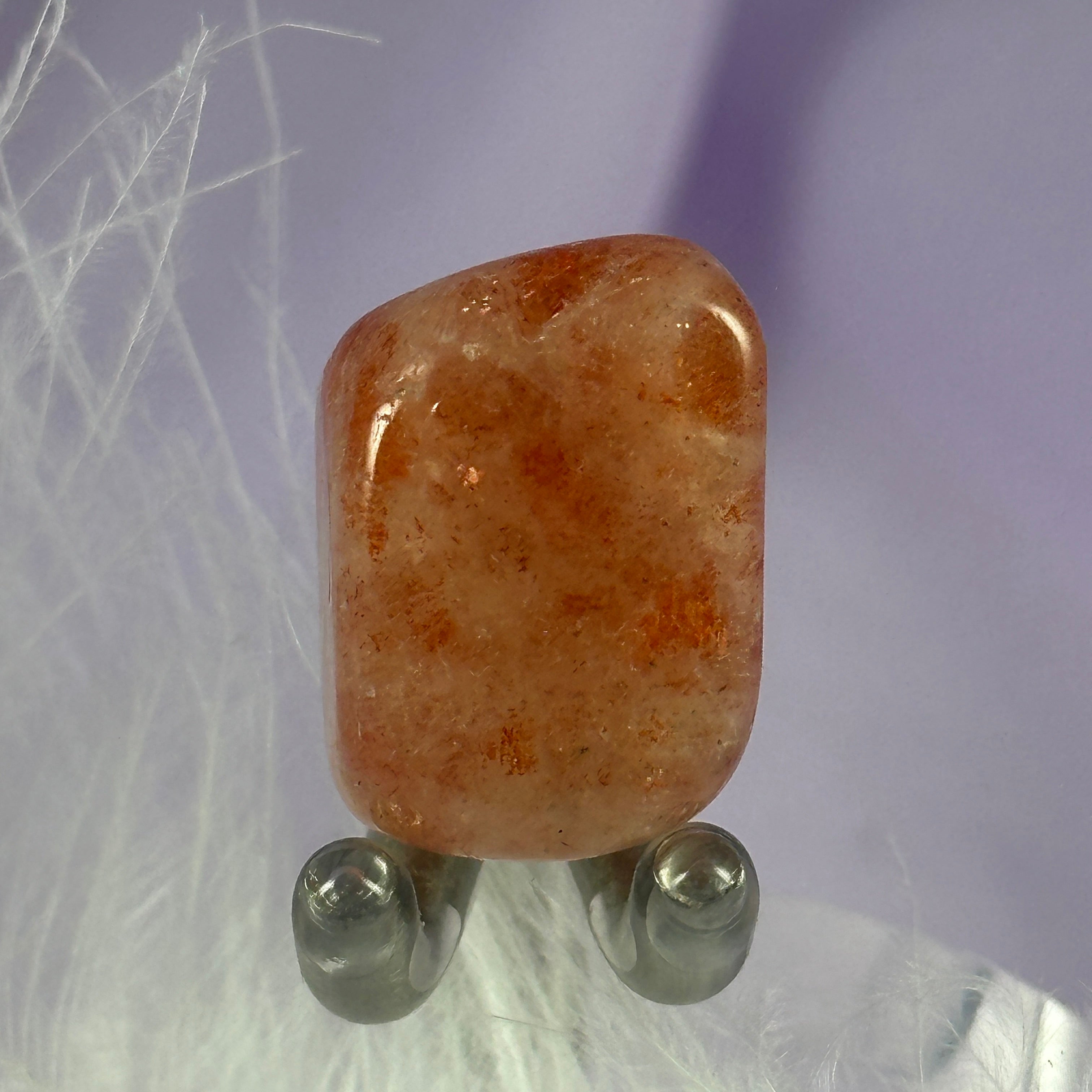 Small Sunstone crystal tumble stone, great flashes 8.3g SN44051