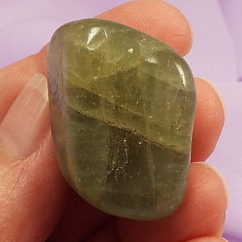 Rare Green Aquamarine tumblestone 'Overcome Emotional Shock' 17.4g SN51798