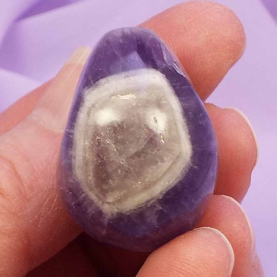 Large Amethyst tumblestone 'Spiritual Wisdom' 25g SN51464