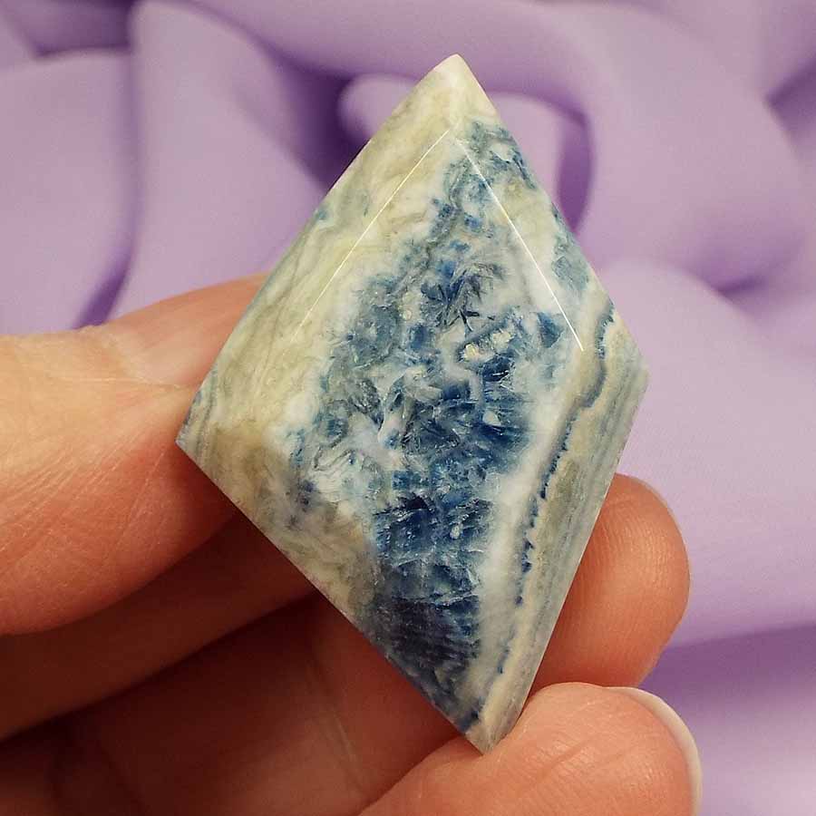 Flat hand polished piece Blue Scheelite crystal 11.3g SN32524
