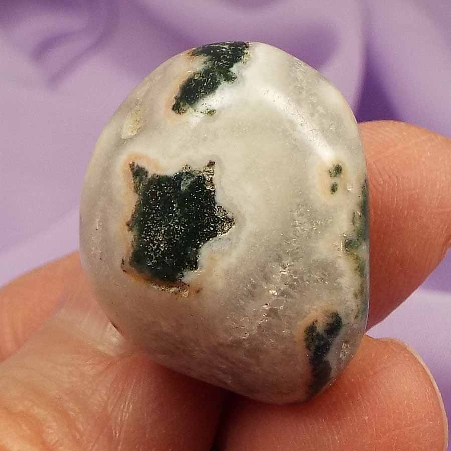 Green Sardonyx tumble stone 'Ideal For Protective Grids' 13.9g SN47197