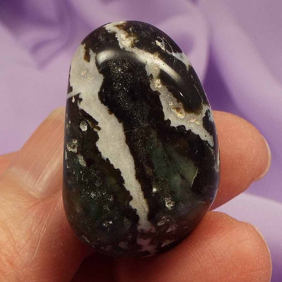 Large Green Sardonyx tumble stone 'Ideal For Protective Grids' 19.4g SN47198