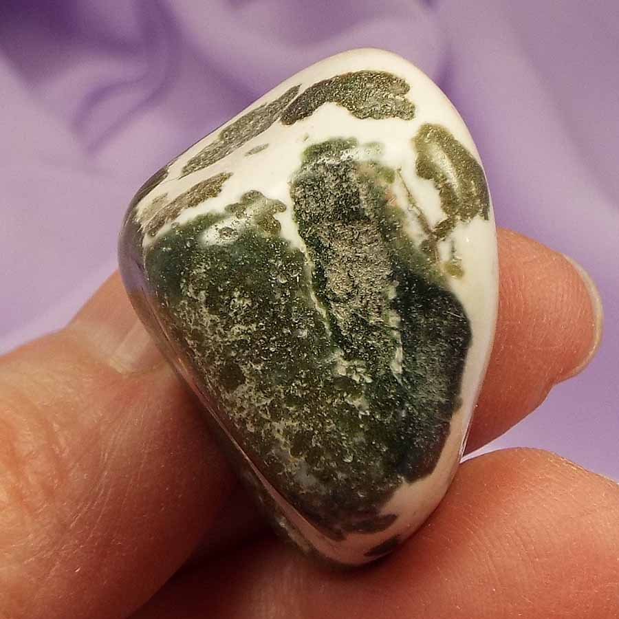 Large Green Sardonyx tumble stone 'Ideal For Protective Grids' 17.6g SN48890