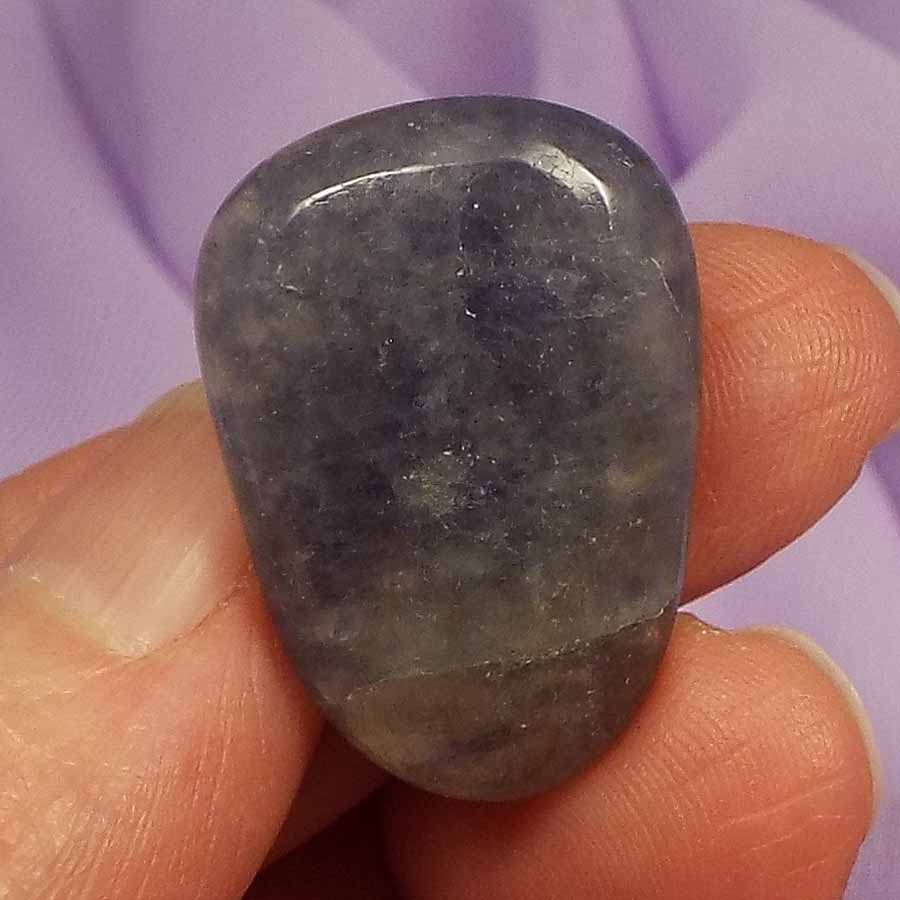Mid blue Iolite tumblestone 7.9g SN40730
