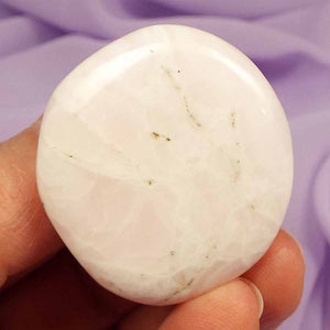 Mangano Calcite smooth stone 'Self Acceptance' 24g SN29400