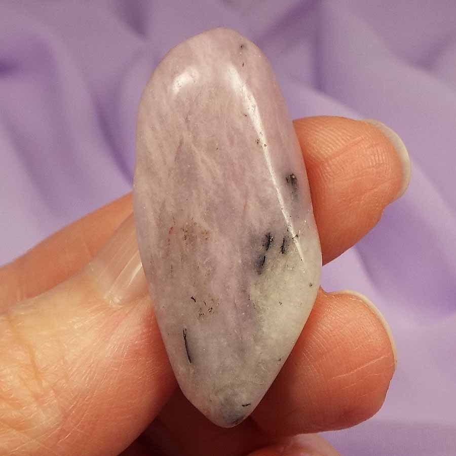 Purple/pink Thulite tumblestone, Rosaline 10.0g SN24219