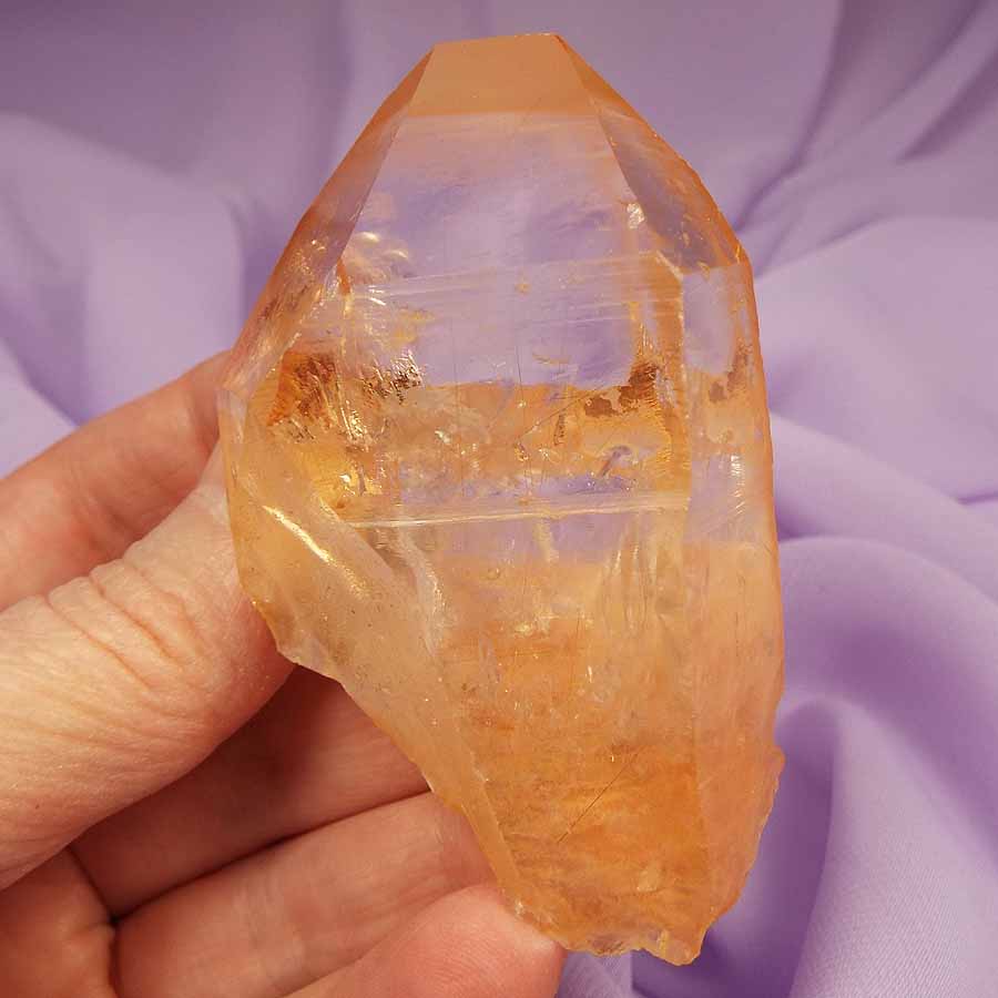 Smooth stone crystal (128g) 